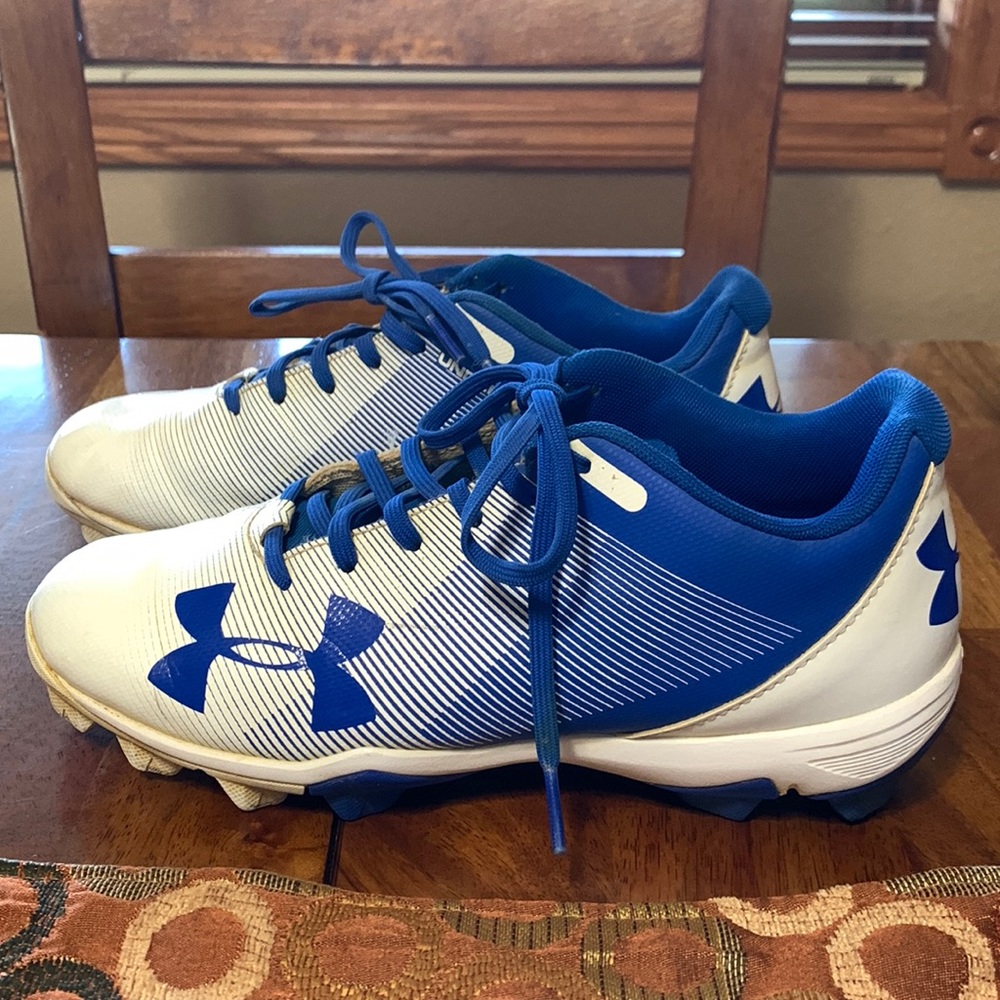 UnderArmour baseball cleats for Youth Boys Size 6.5US